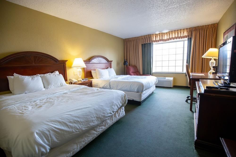 The Highlander Hotel, Ascend Hotel Collection Iowa City Zewnętrze zdjęcie