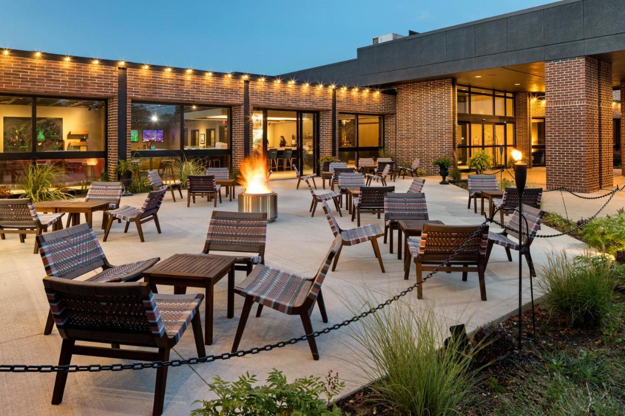 The Highlander Hotel, Ascend Hotel Collection Iowa City Zewnętrze zdjęcie