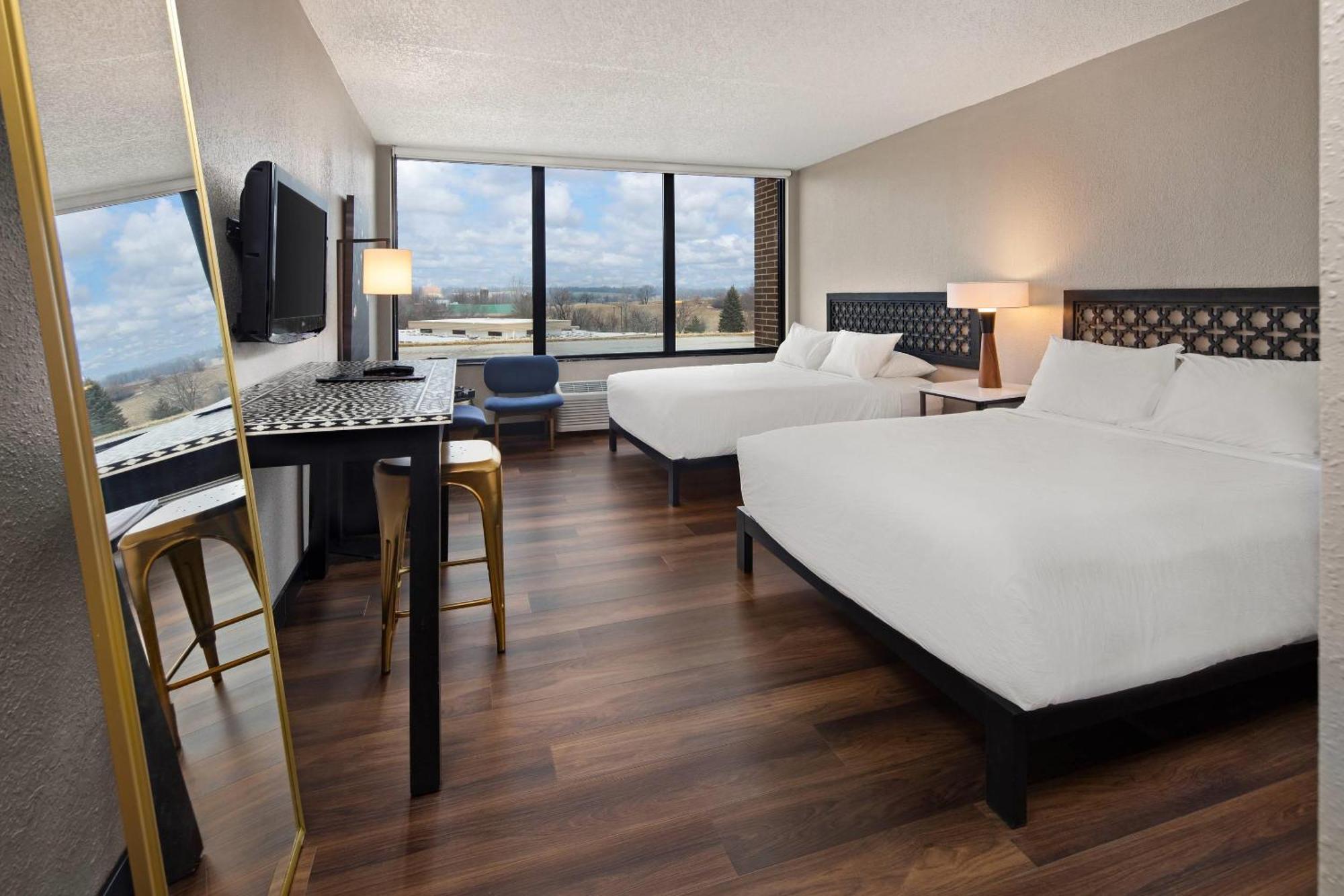 The Highlander Hotel, Ascend Hotel Collection Iowa City Zewnętrze zdjęcie